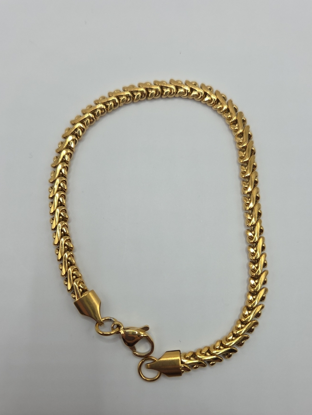 Elegant Gold-Tone Women's Chain Bracelet